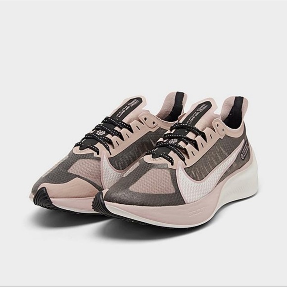 NIKE Zoom Gravity Pink Grey Running Shoes - Picture 1 of 15